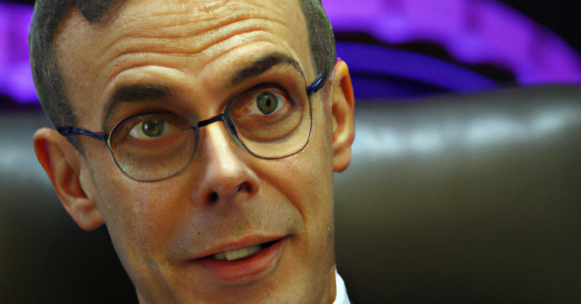 Bank of England Governor Suggests Base Rate Increase May Cease at 4.5 Percent
